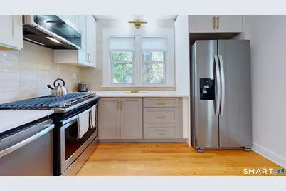 88.5 Edwards Street, New Haven, CT 06511 - Photo 2