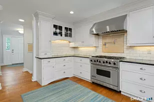11 Walmsley Rd, Darien, CT 06820 - Photo 10