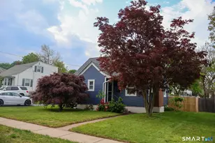 33 Linnmore Dr, Manchester, CT 06040 - Photo 2