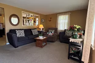 152 Rosengarten Dr, Waterbury, CT 06704 - Photo 4