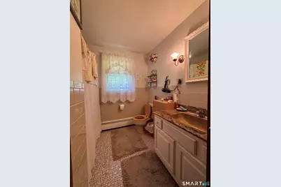 152 Rosengarten Drive, Waterbury, CT 06704 - Photo 6