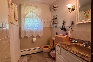 152 Rosengarten Dr, Waterbury, CT 06704 - Photo 6