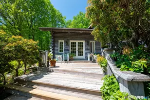 3 Morrissey Ln, Bridgewater, CT 06752 - Photo 2