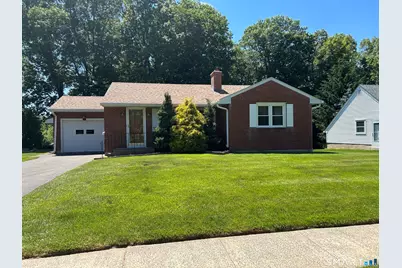 13 Walnut Lane, Wallingford, CT 06492 - Photo 2