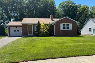 13 Walnut Ln, Wallingford, CT 06492 - Photo 2