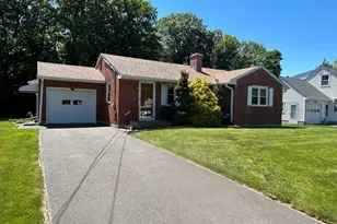 13 Walnut Ln, Wallingford, CT 06492 - Photo 1