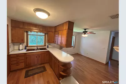 13 Walnut Lane, Wallingford, CT 06492 - Photo 6