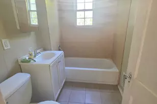 242 Enfield St, Hartford, CT 06112 - Photo 6