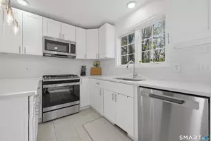 47 Dunbar Ln, Hamden, CT 06514 - Photo 8
