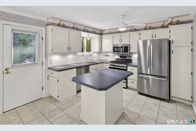 46 Hampton Park #46, Branford, CT 06405 - Photo 6