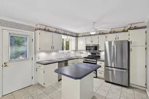 46 Hampton Park, Branford, CT 06405 - Photo 6