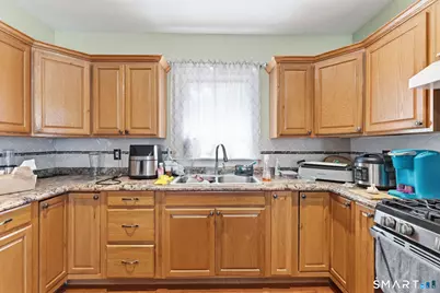 118 Blackhall Street, New London, CT 06320 - Photo 8