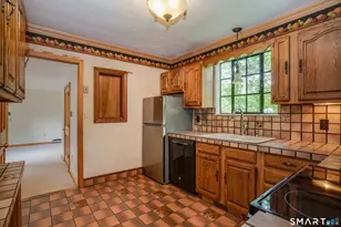 2308 Albany Ave, West Hartford, CT 06117 - Photo 16