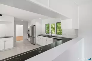 57 Grouse Ln, Woodbridge, CT 06525 - Photo 10