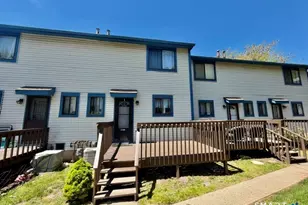 531 Woodward Ave, New Haven, CT 06512 - Photo 1