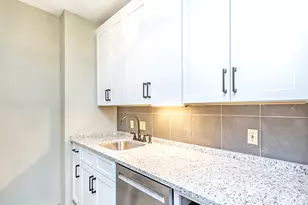 1 Linden Pl, Hartford, CT 06106 - Photo 20