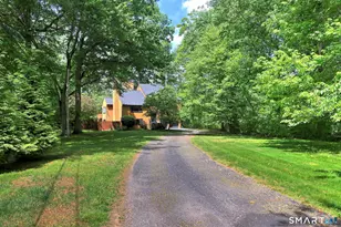 40 Morning Glory Terrace, Stratford, CT 06614 - Photo 2