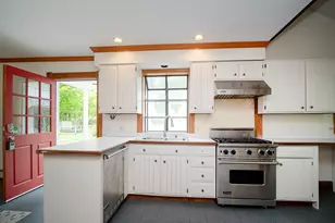 388 Amity Rd, Woodbridge, CT 06525 - Photo 10