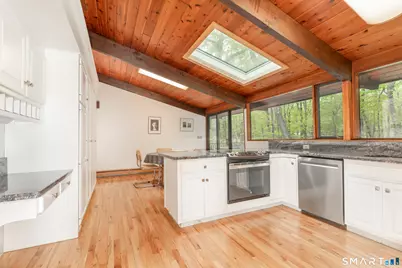 11 Forest Trail, Woodbridge, CT 06525 - Photo 10