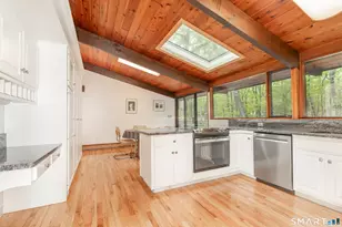 11 Forest Trail, Woodbridge, CT 06525 - Photo 10
