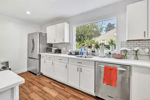 86 Vanguard St, Bridgeport, CT 06606 - Photo 10