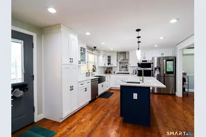 585 Burnham Street, East Hartford, CT 06108 - Photo 6