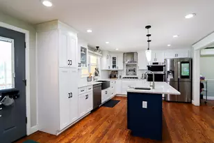 585 Burnham St, East Hartford, CT 06108 - Photo 6