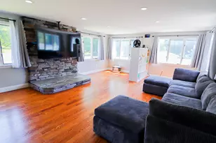 585 Burnham St, East Hartford, CT 06108 - Photo 12