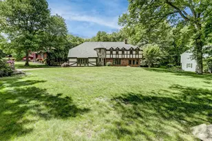 49 Old Farms Rd, Glastonbury, CT 06073 - Photo 2