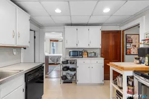 70 Lancaster Rd, West Hartford, CT 06119 - Photo 16