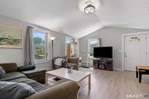 121 E Barber St, Windsor, CT 06095 - Photo 12