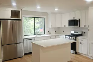 522 Iroquois Ln, Stratford, CT 06614 - Photo 1