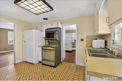 44 Lawrence Avenue, Avon, CT 06001 - Photo 12