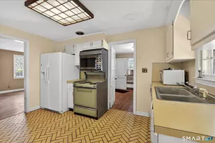 44 Lawrence Ave, Avon, CT 06001 - Photo 12