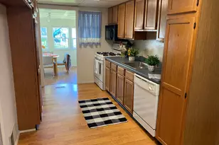 31 W Shore Dr, Enfield, CT 06082 - Photo 6