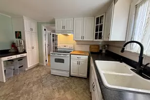 20 Flower St, Wethersfield, CT 06109 - Photo 12