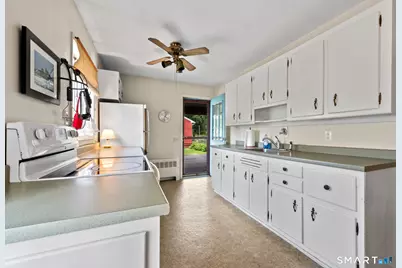 90 Monroe Street, East Hartford, CT 06118 - Photo 14