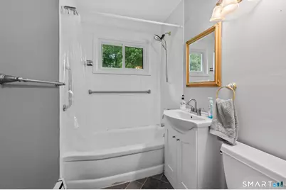 90 Monroe Street, East Hartford, CT 06118 - Photo 32