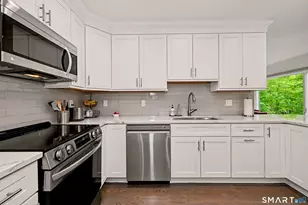 54 Butternut Ln, Stamford, CT 06903 - Photo 8
