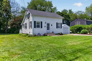 6 Joyce Ct, East Lyme, CT 06357 - Photo 2