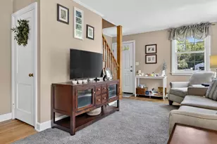 6 Joyce Ct, East Lyme, CT 06357 - Photo 4