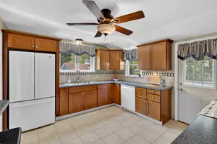 6 Joyce Ct, East Lyme, CT 06357 - Photo 10