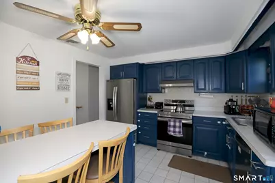 7 Jonathan Place, Bloomfield, CT 06002 - Photo 4