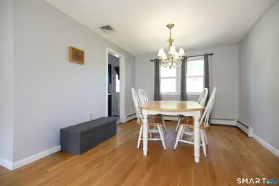 7 Jonathan Place, Bloomfield, CT 06002 - Photo 6