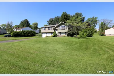 7 Jonathan Place, Bloomfield, CT 06002 - Photo 16