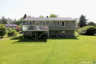 7 Jonathan Pl, Bloomfield, CT 06002 - Photo 2