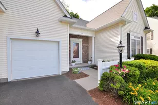 110 Turnberry Ln, Windsor, CT 06095 - Photo 2
