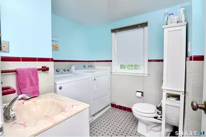 16 Miamis Road, West Hartford, CT 06117 - Photo 30