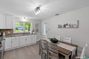 25 Miamis Rd, West Hartford, CT 06117 - Photo 18