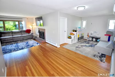 65 Seminole Circle, West Hartford, CT 06117 - Photo 8